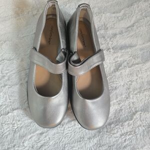 comfortview Metallic Silver Mary Jane Flats with Hook-and-Loop Strap